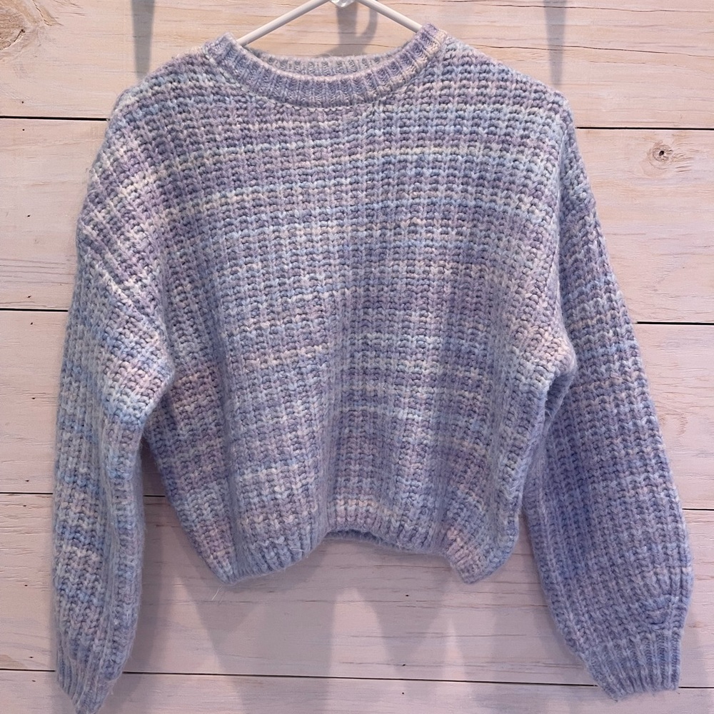 Jessica Simpson sweater